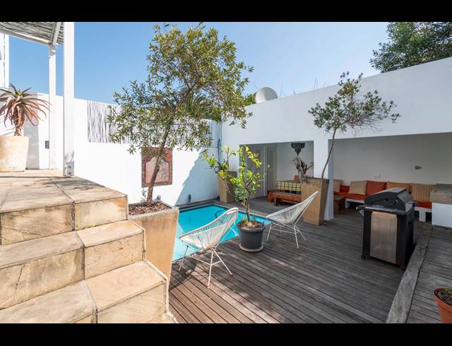2 BEDROOM APARTMENT FOR SALE IN SEA POINT